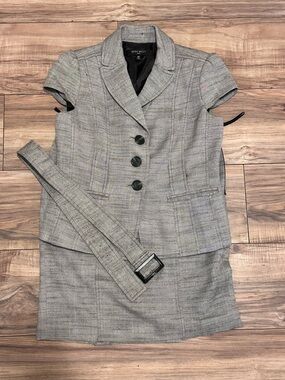 Nine West Gray Plaid Short-Sleeve Skirt Suit with Belt